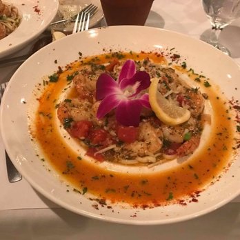 Slate’s signature dishes Shrimp and Grits, Gumbo, Jambalaya.